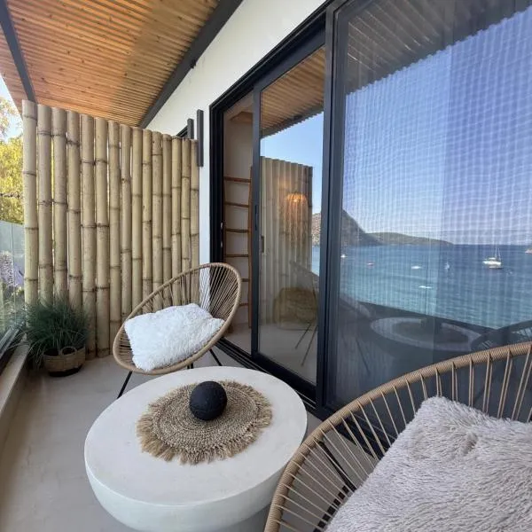 Arcadia Luxury Rooms Seaside Cuisine、トロのホテル