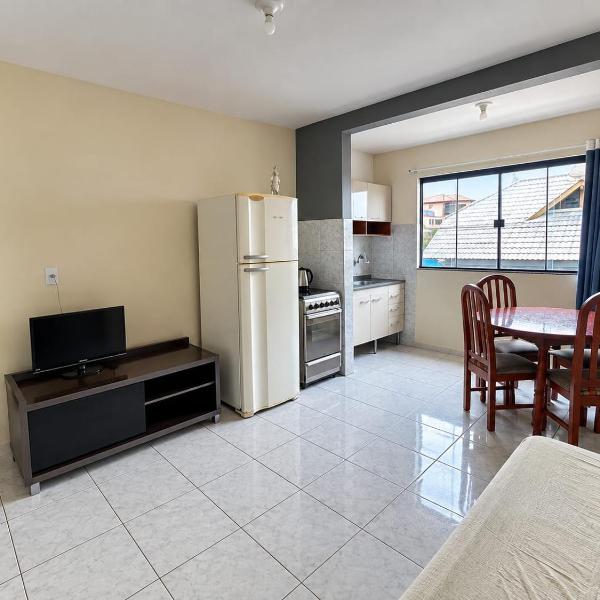 Apartamento para 04 pessoas, em residencial frente ao mar