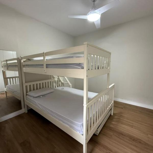 Apartamento para 6 Pessoas com 1 Vaga a 100m da Praia - Foto 2