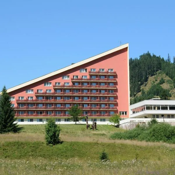 Hotel SOREA MÁJ: Liptovský Ján şehrinde bir otel