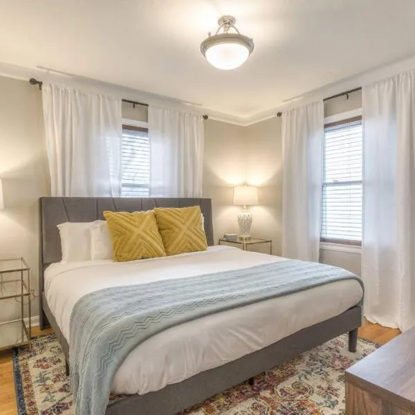OneCozyPlace Tulsa | King Bed • Expo•TU • Downtown, Hotel in Tulsa