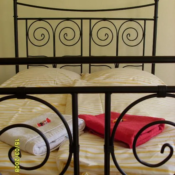 Pension Behnisch, hotel v destinaci Strehla