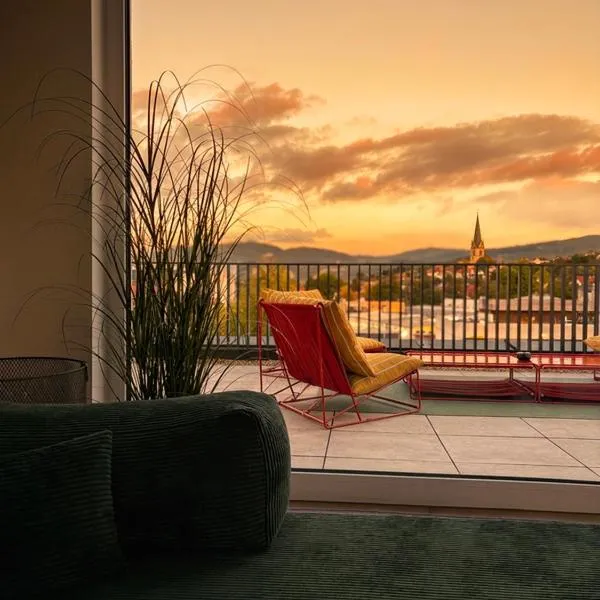 Penthouse Vogelnest 130 qm - BBQ - Dachterrasse, hotel in Passau