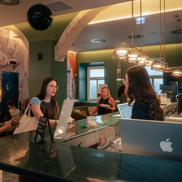 Yeah Lisboa Hostel, hotel di Lisbon
