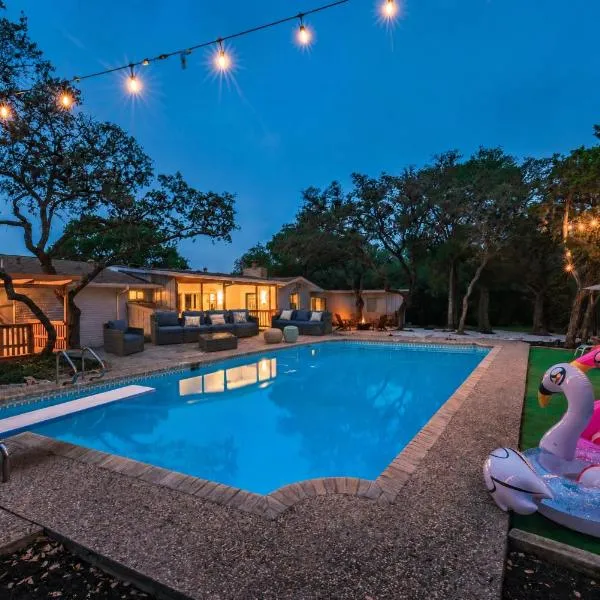 6BR Retreat Huge Pool & Game Room, hotelli kohteessa San Antonio