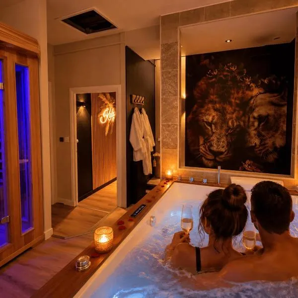 KalypsÔ Suite 5 étoiles Balnéo & sauna privatifs, hotell i Quimperlé