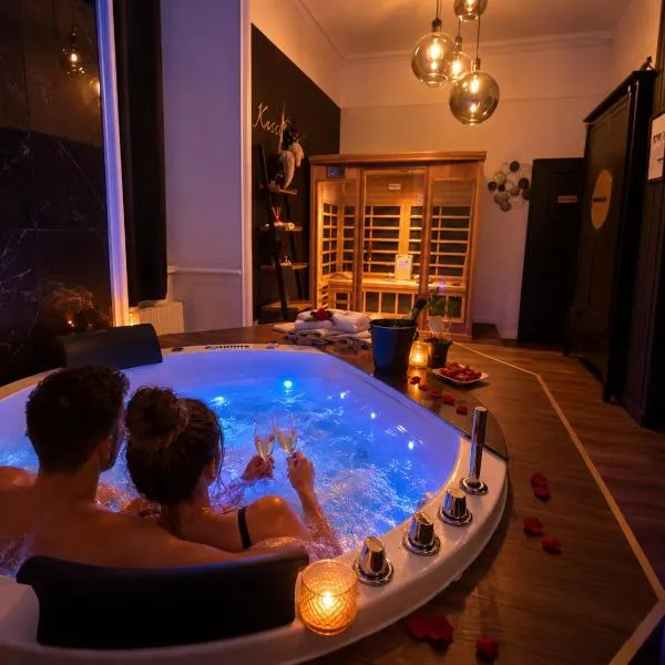 KassiÔpée Suite 5 étoiles Balnéo & sauna privatifs, hotell i Quimperlé