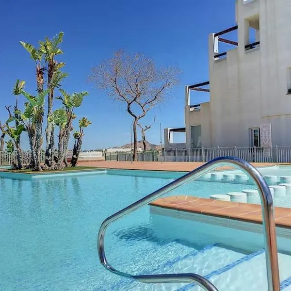 Ático en Terrazas de la Torre Golf y Piscina, viešbutis mieste Roldán