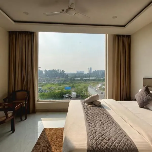 Hotal Lycoris Inn Chandigarh !! Zirakpur -Premium Stay !! Near Chandigarh Airport, hotel v destinaci Čandígarh