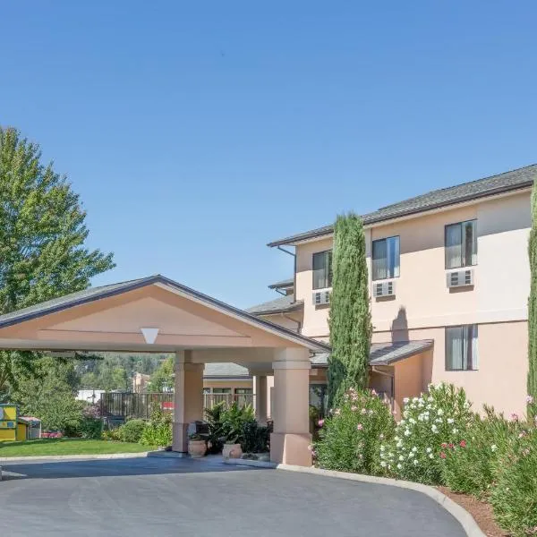 Super 8 by Wyndham Grants Pass, hotell i Grants Pass