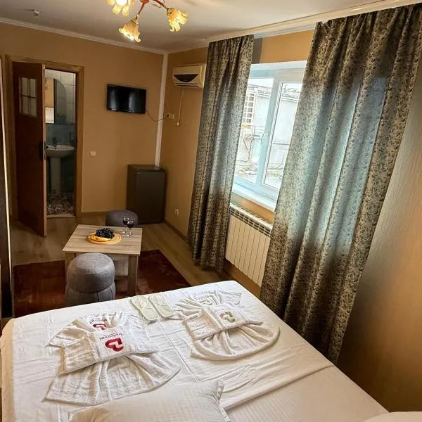 hotel palas Chernivtsi, hotelli kohteessa Chernivtsi