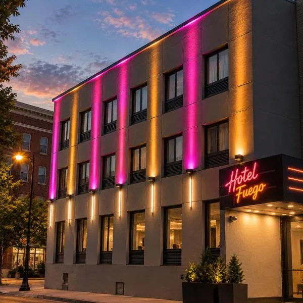 Hotel Fuego Bronx near Yankee Stadium، فندق في برونكس
