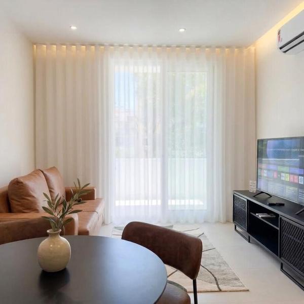 Upscale Copacabana 2 Bedrooms 3 min from the Beach