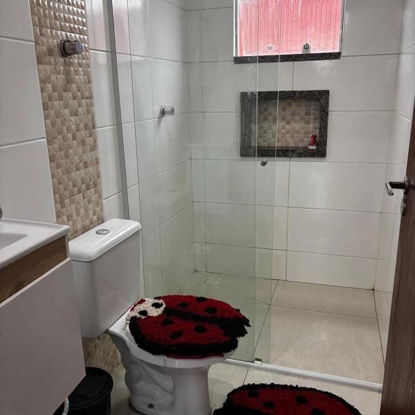 Casa para até sete pessoas, bem localizada - Foto 3