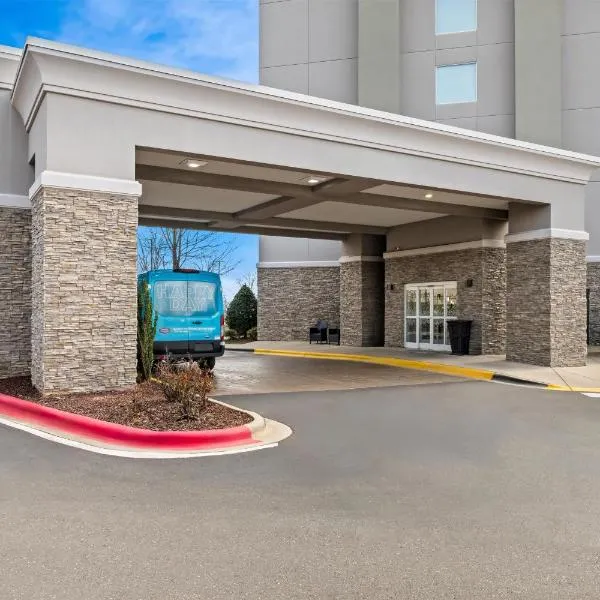Hampton Inn & Suites Charlotte-Airport, ξενοδοχείο στη Σάρλοτ
