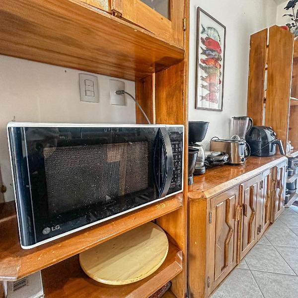 Aptos com 3 quartos sendo 1 suíte, no Residencial Lacorte, condomínio com piscina, área gourmet localizado a poucos metros da praia de Taperapuã - Foto 5