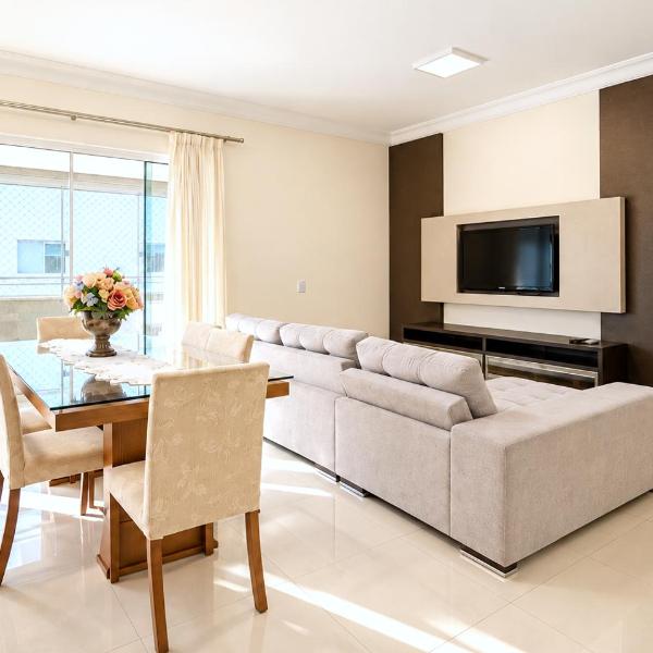 Rua 292 Meia Praia 3 suítes próximo ao mar AT001