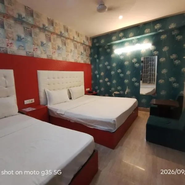 Clark IN Plaza Suites Hotel Terminel -3 Near Delhi Airport, hotel din New Delhi
