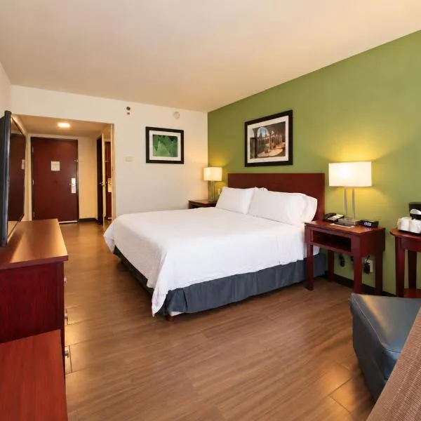 Holiday Inn Express Guadalajara Aeropuerto by IHG, hotel u gradu 'Guadalajara'