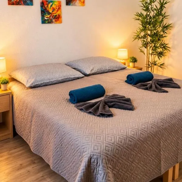 revLIVING Woodland Stay Apartment Heidenreichstein - inklusive Parkplatz, hotel v mestu Heidenreichstein