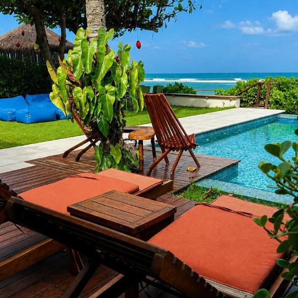 PÉ NA AREIA - Casa Luxo Beira Mar - Vista Total e acesso direto!