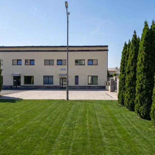 Politaly Hotel, hotel di Abovyan