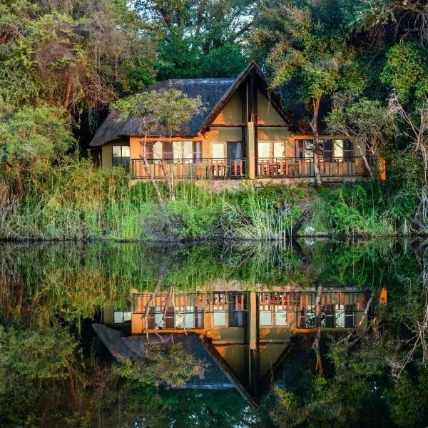 Gondwana Namushasha River Lodge, hotel in Luzibalule