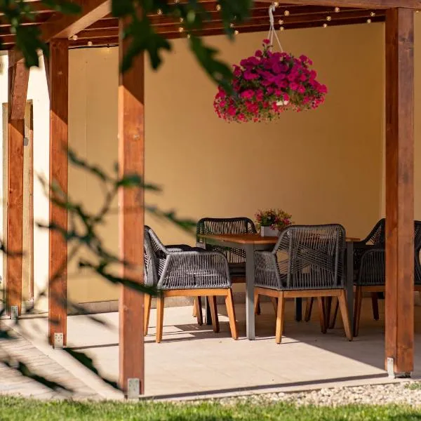 Central Family House With Self Check-in, готель у місті Арад