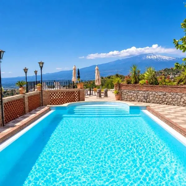 Sikania Apartment with pool Sea& Etna View, hotel em Taormina