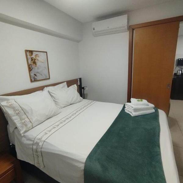 Flat em frente ao Shopping Flamboyant 2501