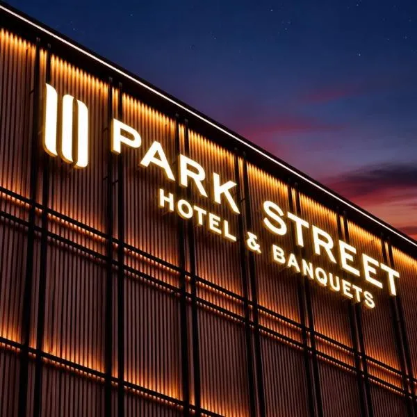 10 Park Street Hotel & Banquets, хотел в Горакпур