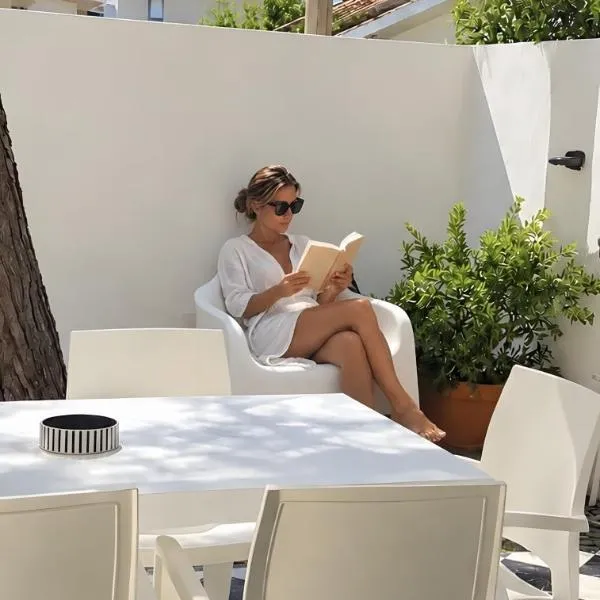 30m to Beach - Mindelo Ocean House, hotell i Mindelo
