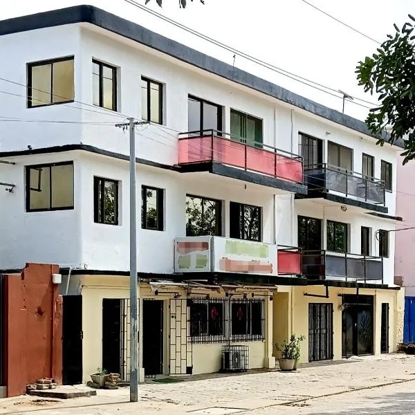 Light & Cosy - Work & Balcony - Haie Vive, khách sạn ở Cotonou