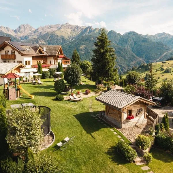 Hotel Garni am Sonnberg inklusive Super Sommer Card!, hotel in Fiss