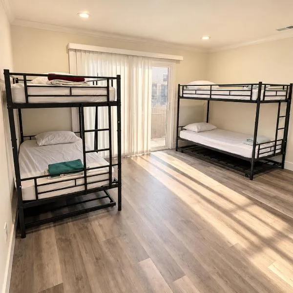 Ivy Co-Living and Hostel, hotel North Hillsben