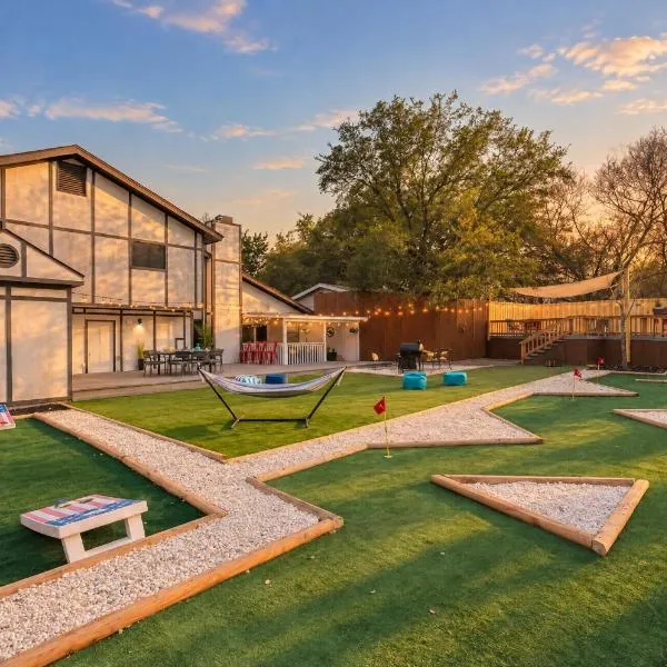 Pool, Game Room & Mini Golf near Six Flags, Hotel in San Antonio