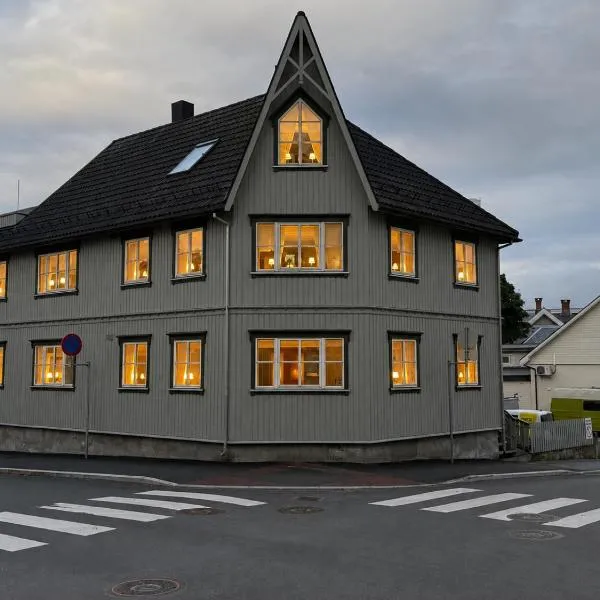 Central apartment in Svolvær, hotel v destinaci Svolvær