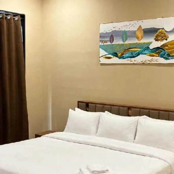 Hotel Heaven Luxuria, hotel sa Junagadh