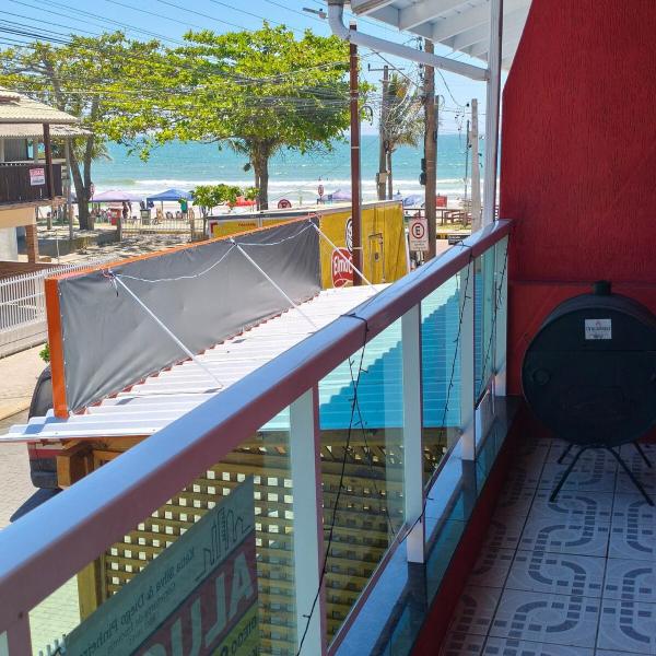 Casa no primeiro andar, com vista ao mar, centrinho