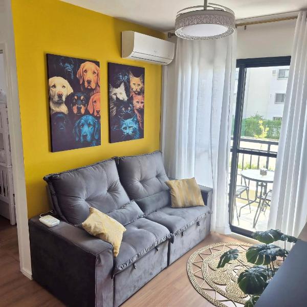 Apê novíssimo, 2 qts completo, garagem, ar condicionado, wi-fi, perto dos shoppings e RioCentro, TV50", aceita pet