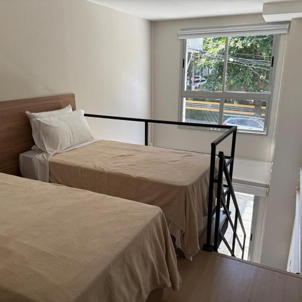 Uni Housi Loft 102, just minutes from Mac