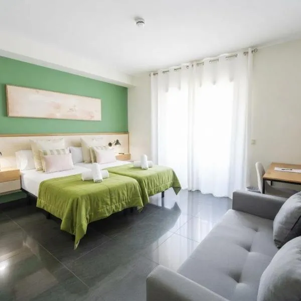 UP Hotel Velilla, ξενοδοχείο σε Velilla de San Antonio