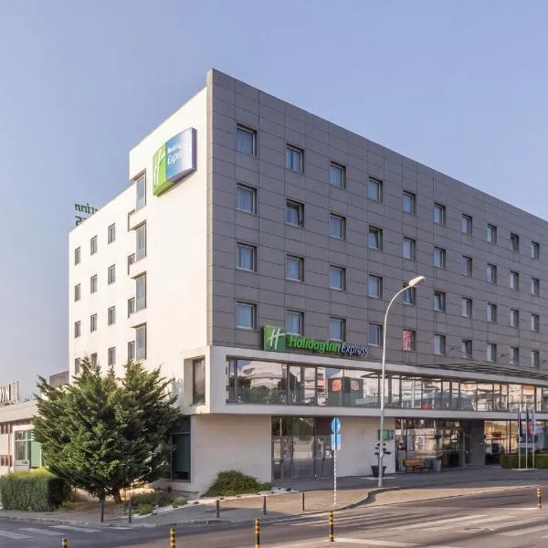 Holiday Inn Express Lisbon Alfragide by IHG, hotel a Carnaxide