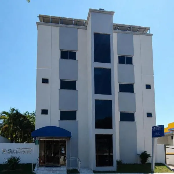 Monte Castro Executive Hotel، فندق في اراغواري