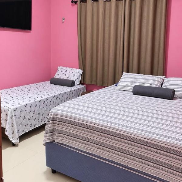 Casa Mobiliada Jardim Tropical Com Garagem