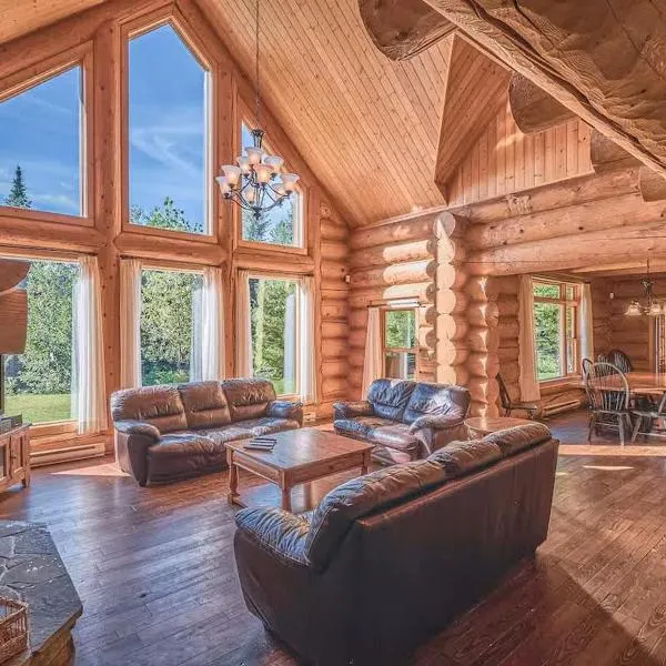 Private Hot Tub, Sauna & Games Year-Round, hotel a Mille-Isles
