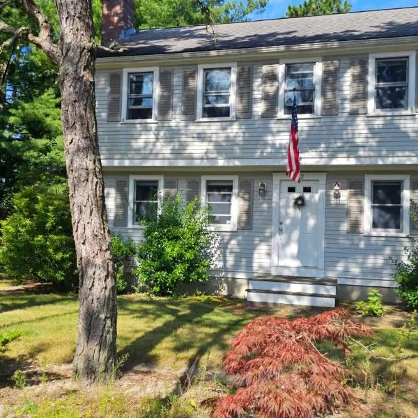 Pine & Harbor - Private Rooms Near Cape Cod & Historic Plymouth, хотел в Уеърхам