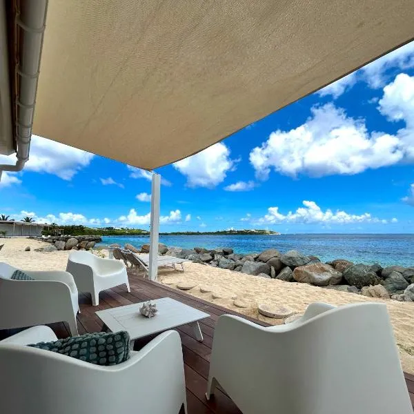 Sweet Home SXM Baie Nettlé Pieds dans l'eau: Baie Nettle şehrinde bir otel