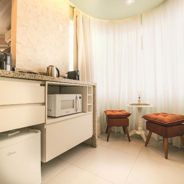 Cama King, Ar e Cozinha | Próximo ao Barigui - Foto 4