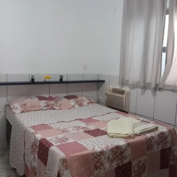 Casa Mobiliada com garagem e wi-fi no centro Privacidade & Conforto, hotel i Itaguaí